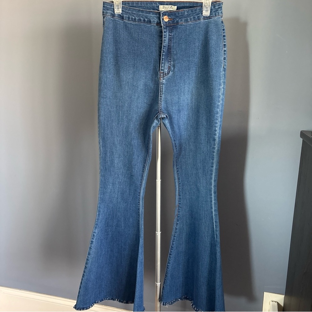 Classic Blue Flared Women Jeans Large